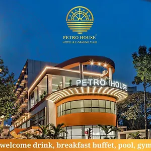 Petro House - Block A Otel