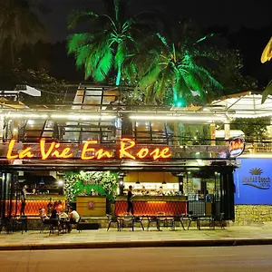 Hotel Lavie En Rose Coffee, Spa & Villas