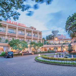 Hotel Grand